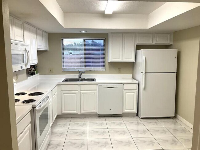 Foto del edificio - 341 Kantor Blvd