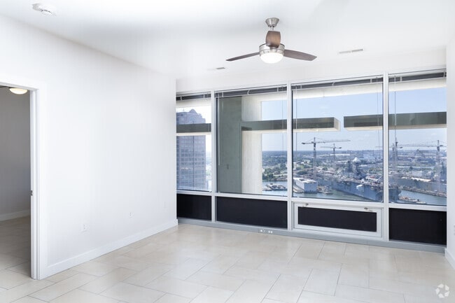 2BR, 2BA - 950SF - Living Room - Icon