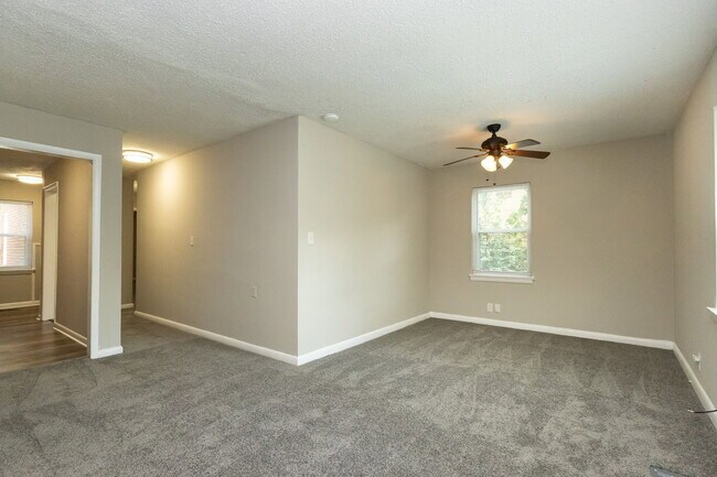 Foto del edificio - 305 Sunrise Ln