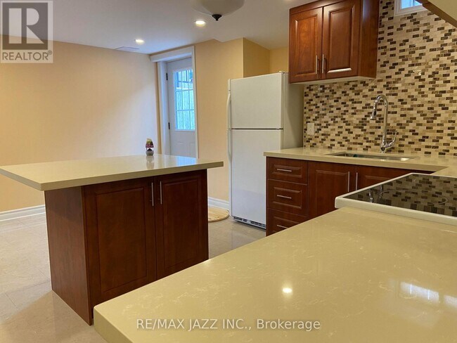 Building Photo - 101 Glenabbey Dr