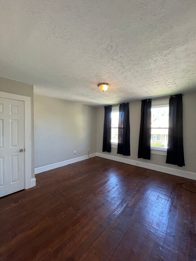 fs1927 Holmden Ave Unit 2 UP, Cleveland, OH 44109 Room for Rent in