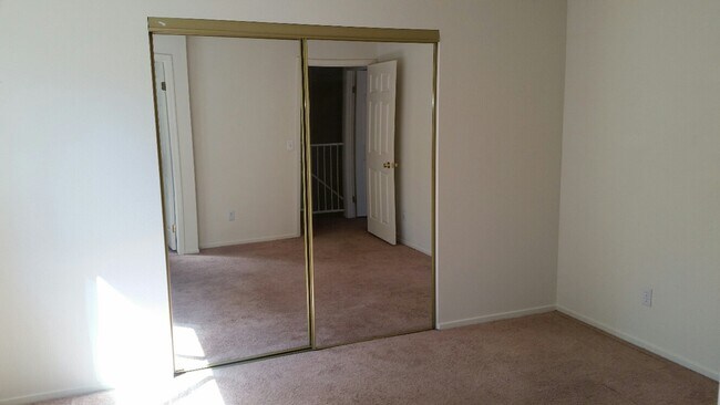 Foto del edificio - 15916 Sherman Way