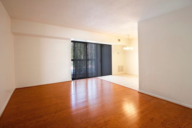 Building Photo - 11653 Stoneview Sq