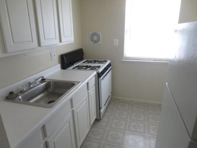  - 3842-3912 Oakford Ave