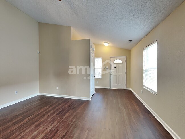 Foto del edificio - 5869 High Grass Ln