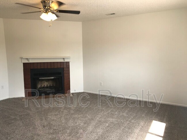 Foto del edificio - 5545 Bowden Loop