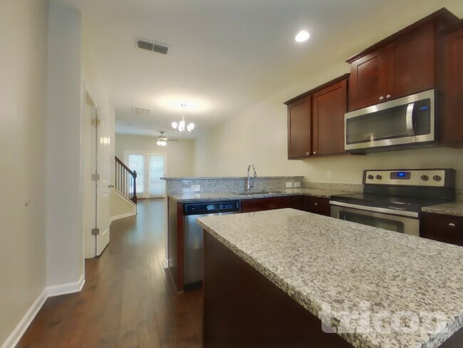 Foto del edificio - 121 Hickory Sta Ln