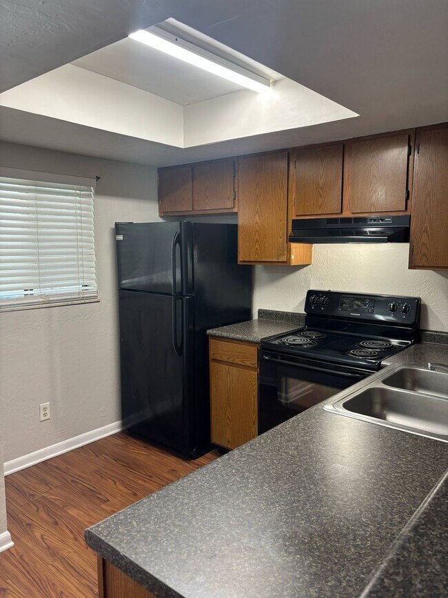 Foto del edificio - **Available in February* 2bd/2ba Condo close to Truman & Coffee Buff with community Pool.