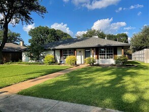Building Photo - 3002 Canyon Brook Dr