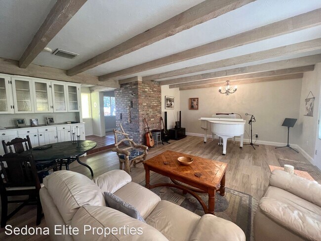 Building Photo - 2 br, 2 bath House - 2055 Sanborn Road