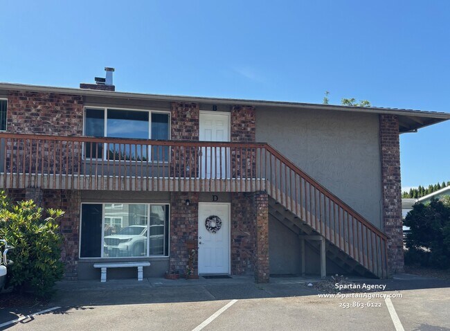 Foto del edificio - 15818 Elm St E