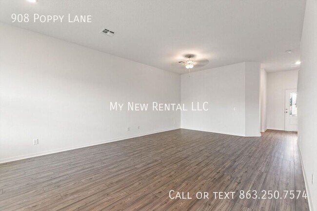 Foto del edificio - 908 Poppy Ln