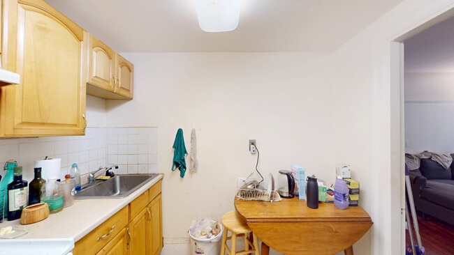 Building Photo - 1079 Beacon St