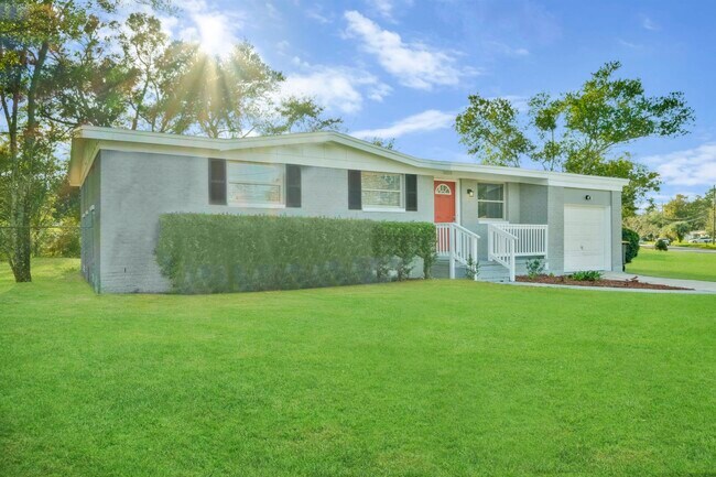 Building Photo - 5020 Chivalry Dr