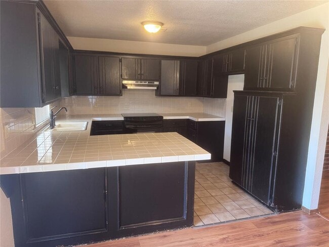 Building Photo - 2900 Green Canyon Dr
