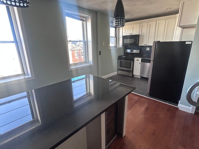 Building Photo - 349 Sumner St