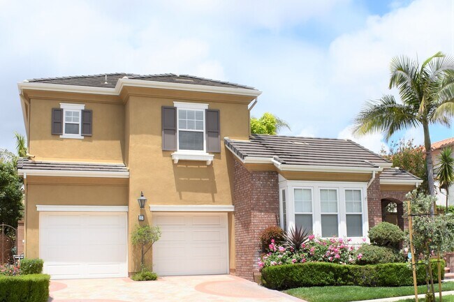 Foto del edificio - Beautiful 5 bedroom, 5 bath home in Desirable North Park Irvine