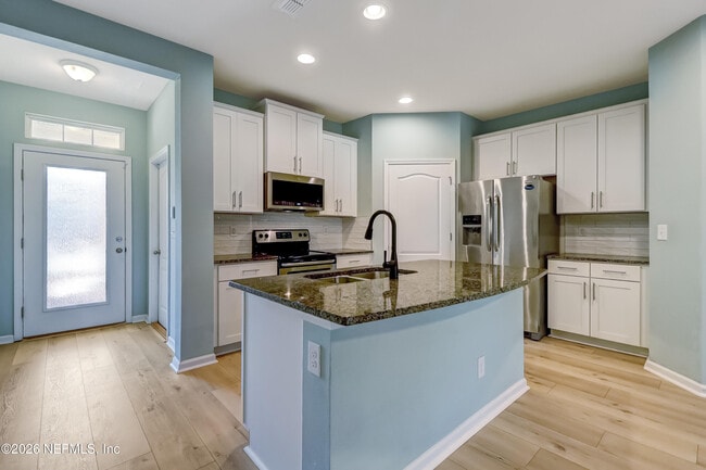 Foto del edificio - 68 Servia Dr