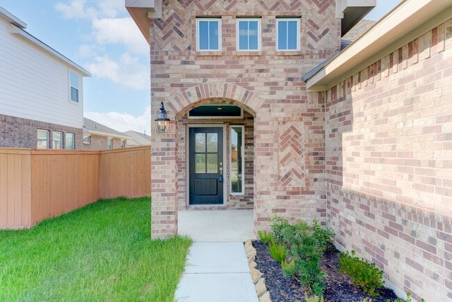 Building Photo - 1225 Red Hills Dr