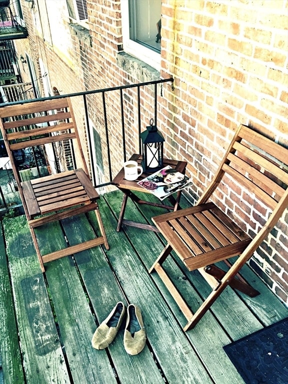 Building Photo - 160 Cottage St