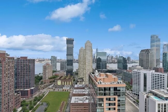 Foto del edificio - 155 Bay St