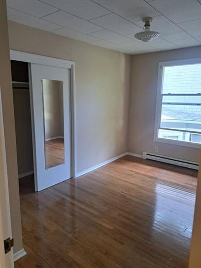 Building Photo - L987