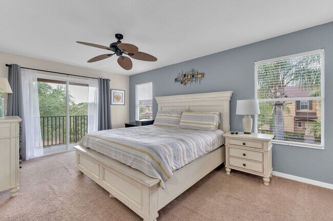 Building Photo - 557 Miramar Ave