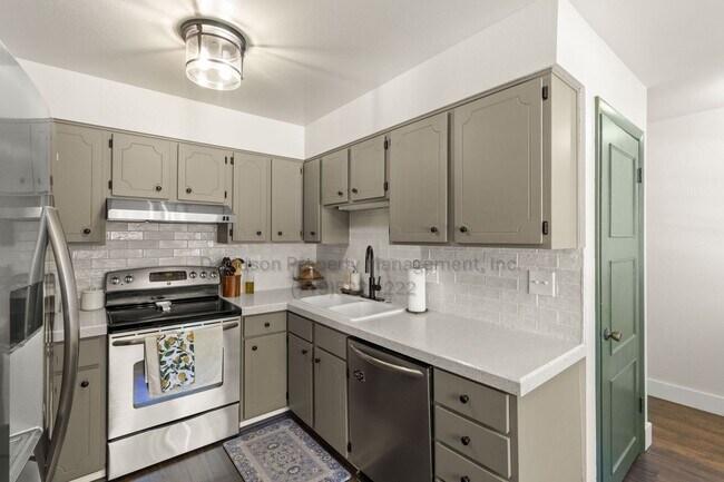 Foto del edificio - 5026 Palmer Park Blvd