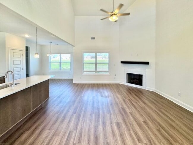 Photo - Move In Special! Now Leasing a Spacious 4-... House