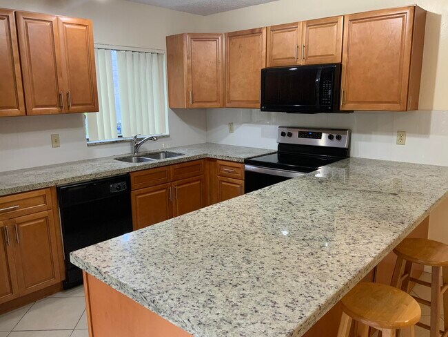 Building Photo - 4095 Palm Bay Cir