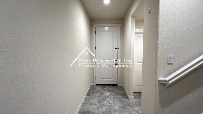 Foto del edificio - Fantastic 3bd/3ba Home near Intel & Folsom...