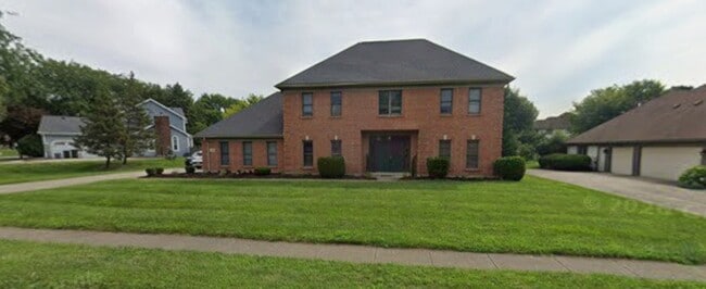 Building Photo - 324 Redwood Blvd