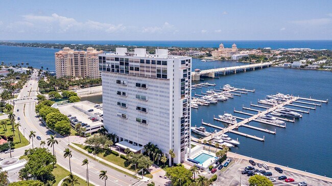 Building Photo - 400 N Flagler Dr