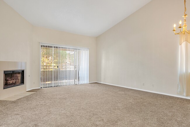 Building Photo - 5026 S Rainbow Blvd