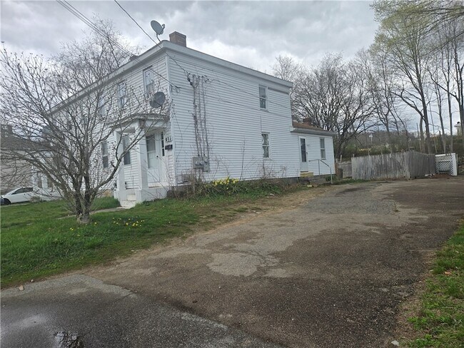 Foto del edificio - 93 White Rock Rd