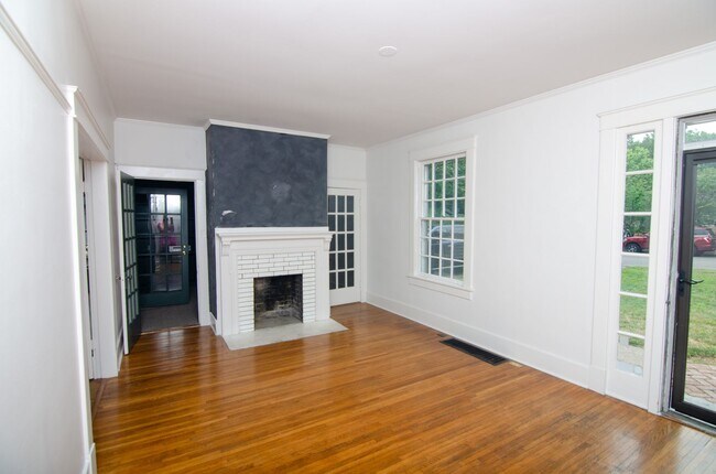 Foto del edificio - Fabulous Hillsboro Cottage