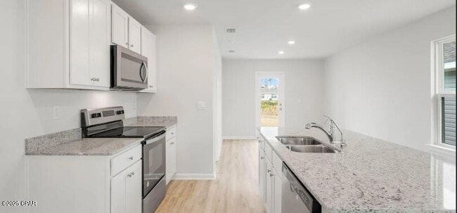 Building Photo - 6615 Kettles St