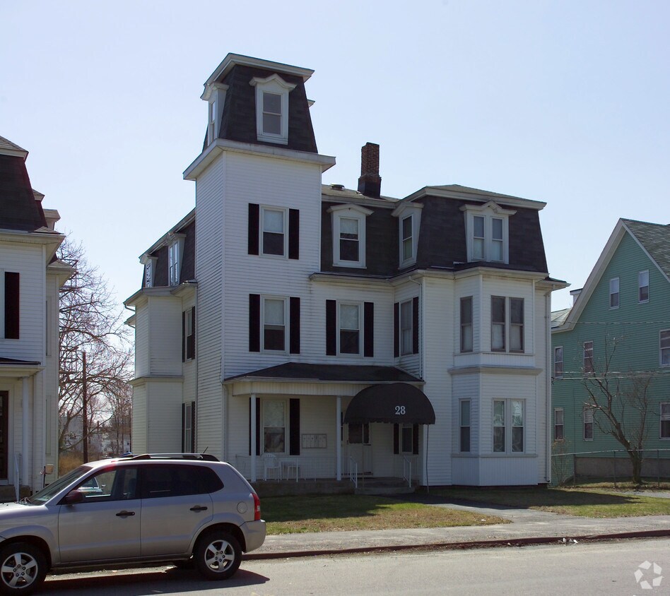 28 W Britannia St, Taunton, MA 02780 Apartments in Taunton, MA