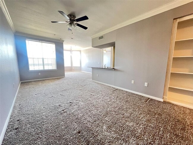 Building Photo - 7575 Kirby Dr