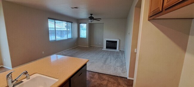 Building Photo - Lovely Spacious 3 Bedroom with Loft Home, ...