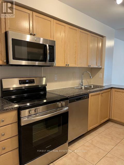 Photo du bâtiment - 925-925 Bay St.