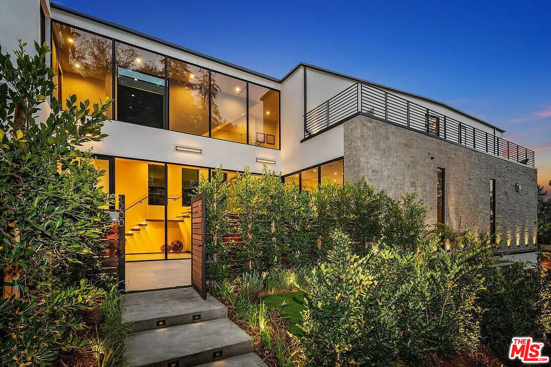 Foto principal - 1200 Angelo Dr