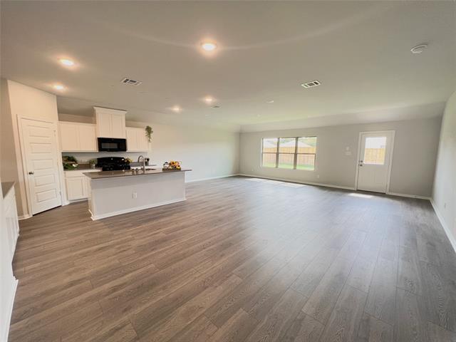 Building Photo - 557 Meadow Run Dr