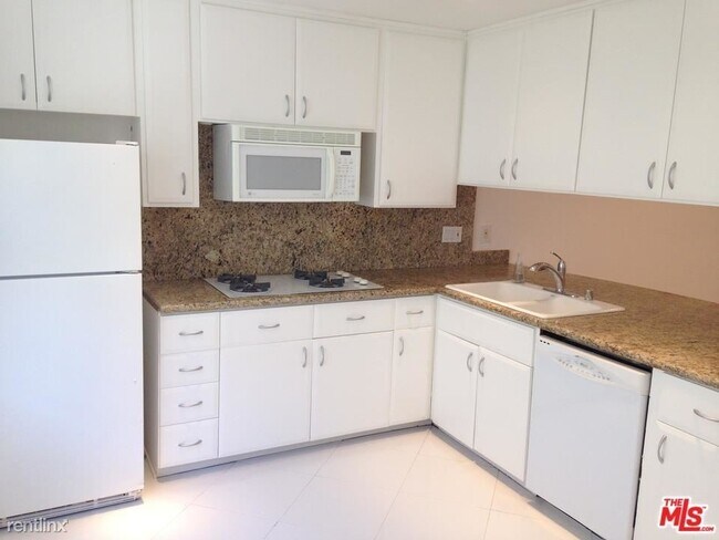 Building Photo - 13107 Mindanao Way