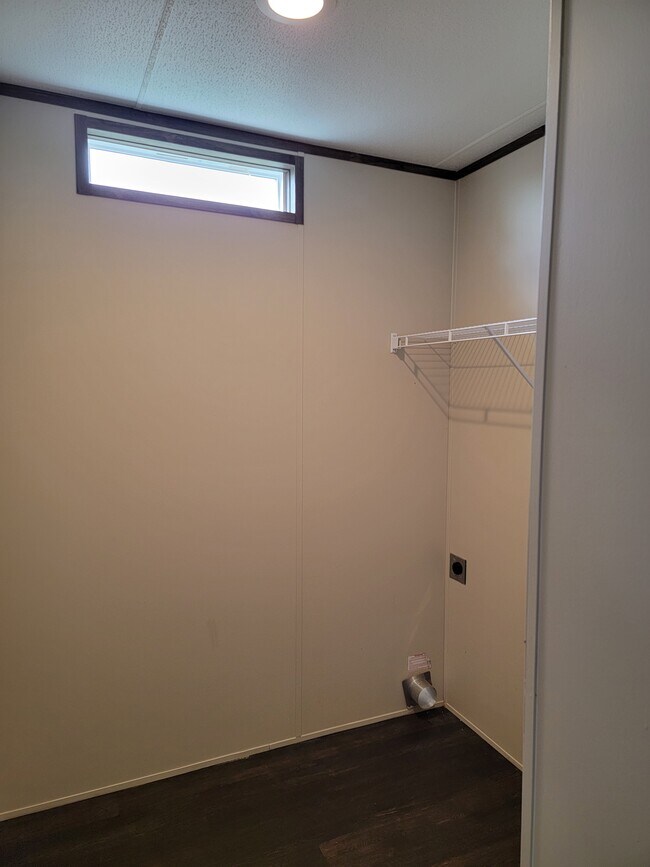 Foto del edificio - 1809 Standish St