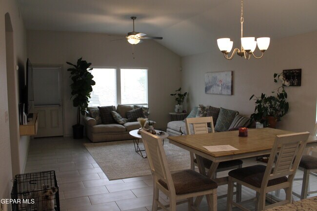 Foto del edificio - 13416 Cinderford Ave