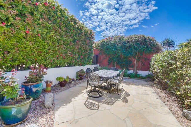 Building Photo - Beautiful Encinitas Studio with private ya...