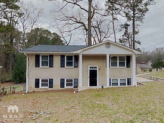 Building Photo - 2715 Carriage Ln
