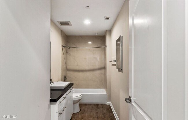 Foto del edificio - 2 br, 2 bath Condo - 230 South Jackson Str...