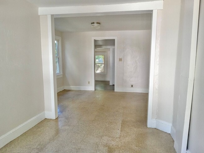 Building Photo - Cozy 2 Bedroom Twin FOR RENT in Bridgeton ...